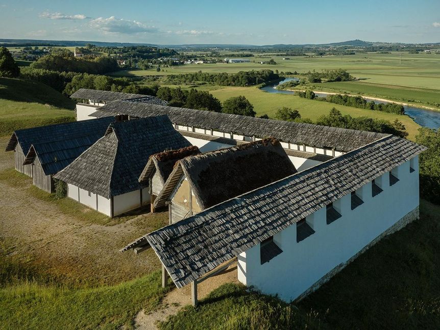 Foto: Staatliche Schlösser und Gärten Baden-Württemberg, Günther Bayerl Heuneburg - Stadt Pyrene